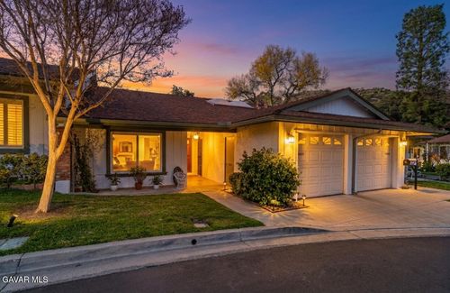 19427 Oak Crossing Rd, Santa Clarita, CA, 91321-1432 | Card Image