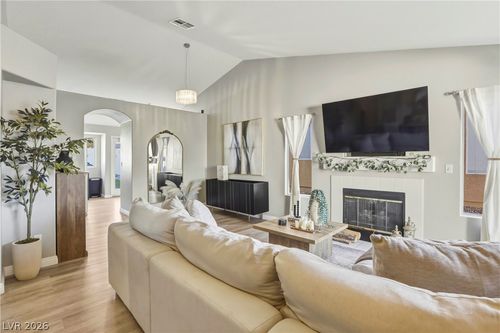 8913 Dolente Ave, Las Vegas, NV, 89129-6129 | Card Image