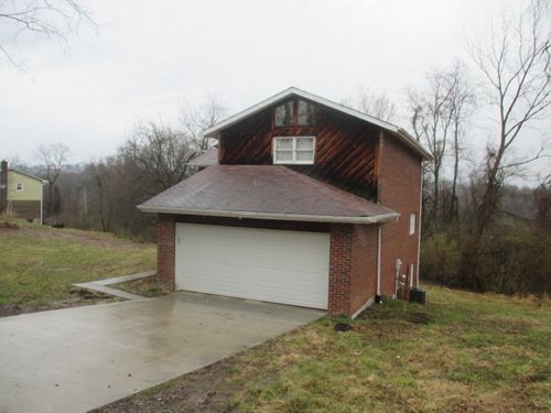 540 Lisa Dr, West Mifflin, PA, 15122 | Card Image