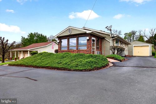 1472 Bearcat Cv, Auburn, PA, 17922-9260 | Card Image