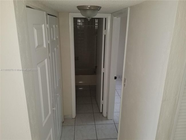 APT-402 - 8560 N Sherman Cir, Condo with 2 bedrooms, 2 bathrooms and null parking in Miramar FL | Image 13