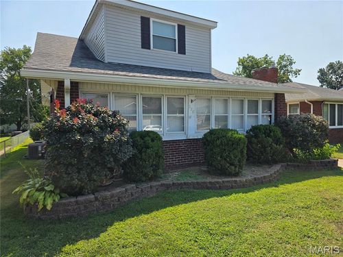 226 Bowman Ave, East Alton, IL, 62024-1520 | Card Image
