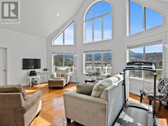 3601 Navatanee Dr, House other with 4 bedrooms, 3 bathrooms and 4 parking in Kamloops BC | Image 8