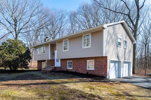 12 Blueberry Hill Rd, East Fishkill, NY, 12533-6846 | Card Image