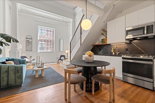 unit-13-7 Crombie St, Salem, MA, 01970-3366 | Card Image