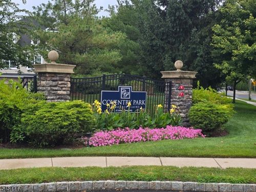 605 Lopez Ln, Morris Plains, NJ, 07950-2956 | Card Image