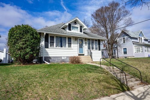 1113 Oak Ave, Tomah, WI, 54660-2560 | Card Image