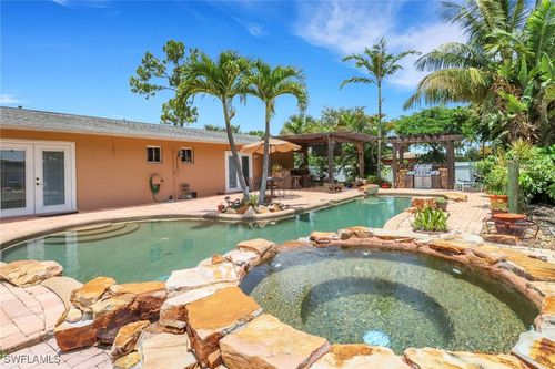 2112 45th Ter Sw, NAPLES, FL, 34116-6330 | Card Image