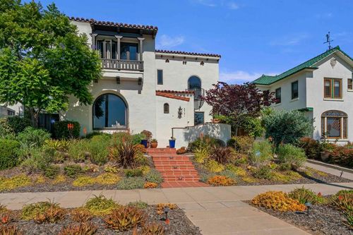 2721 28th St, San Diego, CA, 92104-4902 | Card Image