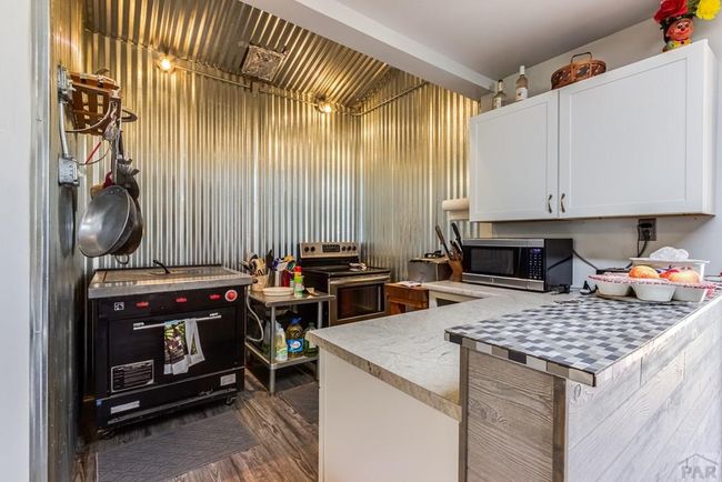 Kitchen | Image 10
