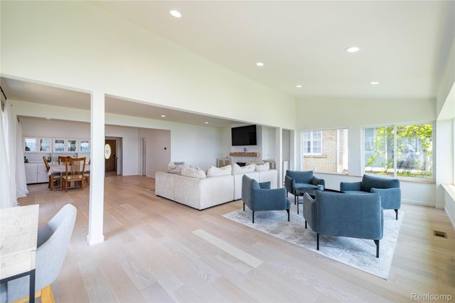 29899 East River Rd, Grosse Ile (18 of 35).jpg | Image 14
