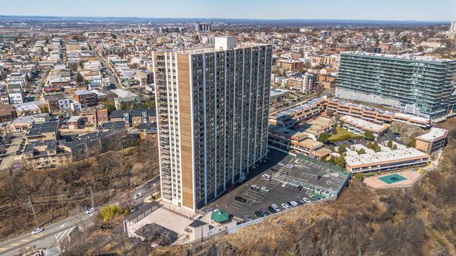 APT-25J - 250 Gorge Rd, Home with 3 bedrooms, 2 bathrooms and null parking in Cliffside Park NJ | Image 46