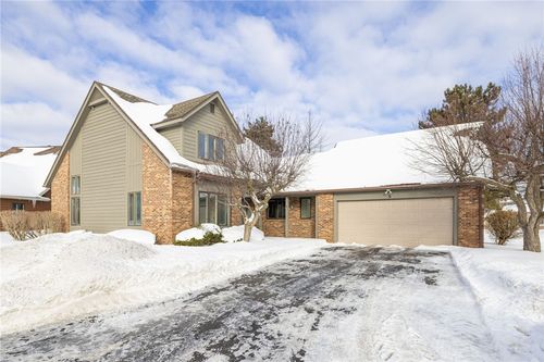 9 Margate Dr, Greece, NY, 14616-5504 | Card Image