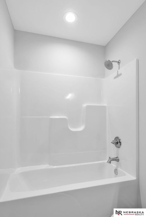 4514 S 215th Ave, Elkhorn, NE, 68022-3355 | Card Image