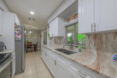 738 Ne Lanfair St, Port St. Lucie, FL, 34983-1229 | Card Image