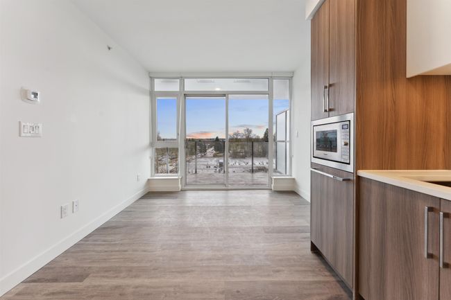 610 - 9675 King George Blvd, Condo with 1 bedrooms, 1 bathrooms and 1 parking in Surrey BC | Image 8