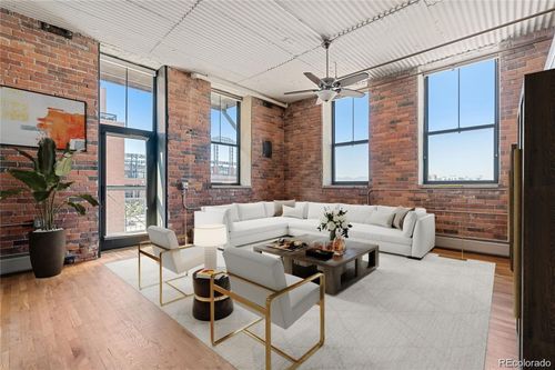 apt-4d-2261 Blake St, Denver, CO, 80205-2045 | Card Image