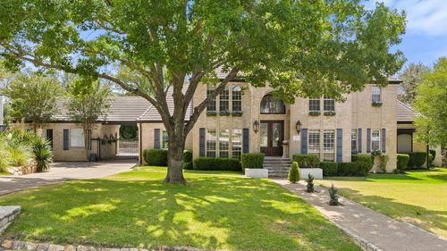 17 Hedgebrook Way, The Hills, TX, 78738-1317 | Card Image