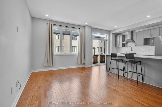 123 Chakra Street, House attached with 3 bedrooms, 3 bathrooms and 2 parking in Barrhaven ON | Image 5