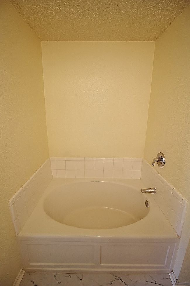 2415 Mallory Ln, House other with 4 bedrooms, 3 bathrooms and null parking in Lancaster TX | Image 8