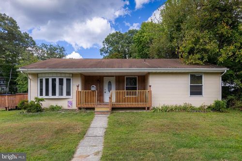 11 Wilson Ave, CLEMENTON, NJ, 08021-4528 | Card Image