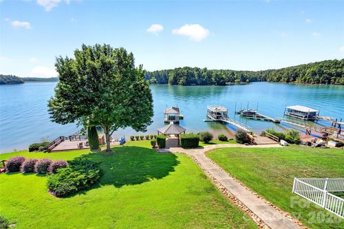831 Lake Club Dr, Nebo, NC, 28761-7775 | Card Image