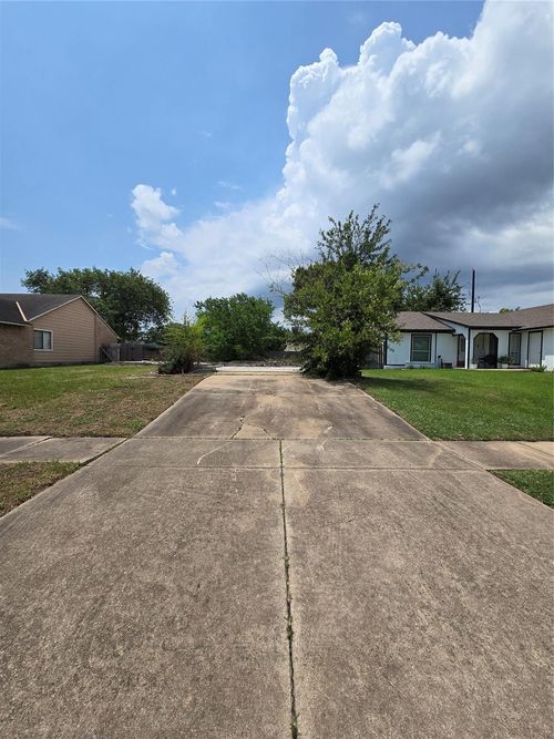 6523 Vanlynn Ln, Houston, TX, 77084-1137 | Card Image