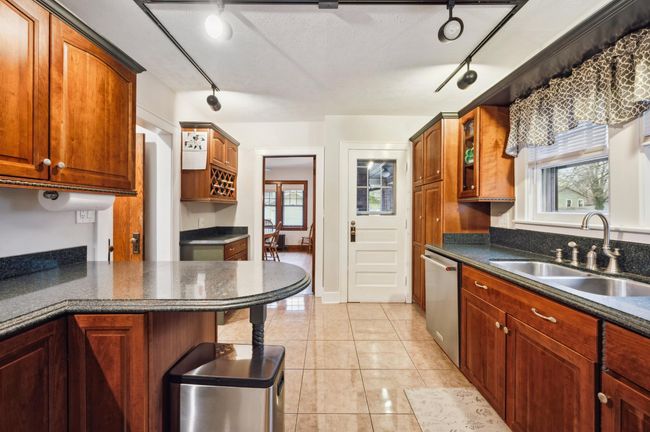 Kitchen | Image 7