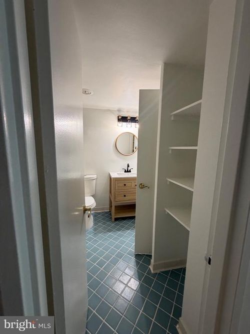 504-2939 Van Ness St Nw, WASHINGTON, DC, 20008-4607 | Card Image