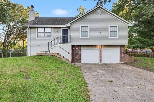 3804 Woods Ct, Lee's Summit, MO, 64064-1908 | Card Image