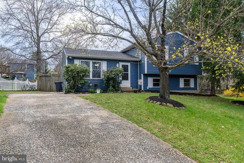 11 Mills Ct, LOVETTSVILLE, VA, 20180-8514 | Card Image