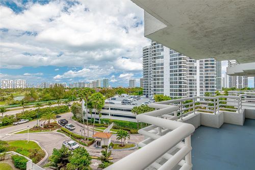 apt-711-3300 Ne 192nd St, Aventura, FL, 33180-2431 | Card Image