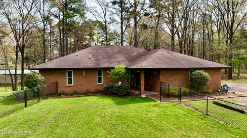 216 Trace Cir, Raymond, MS, 39154-9555 | Card Image