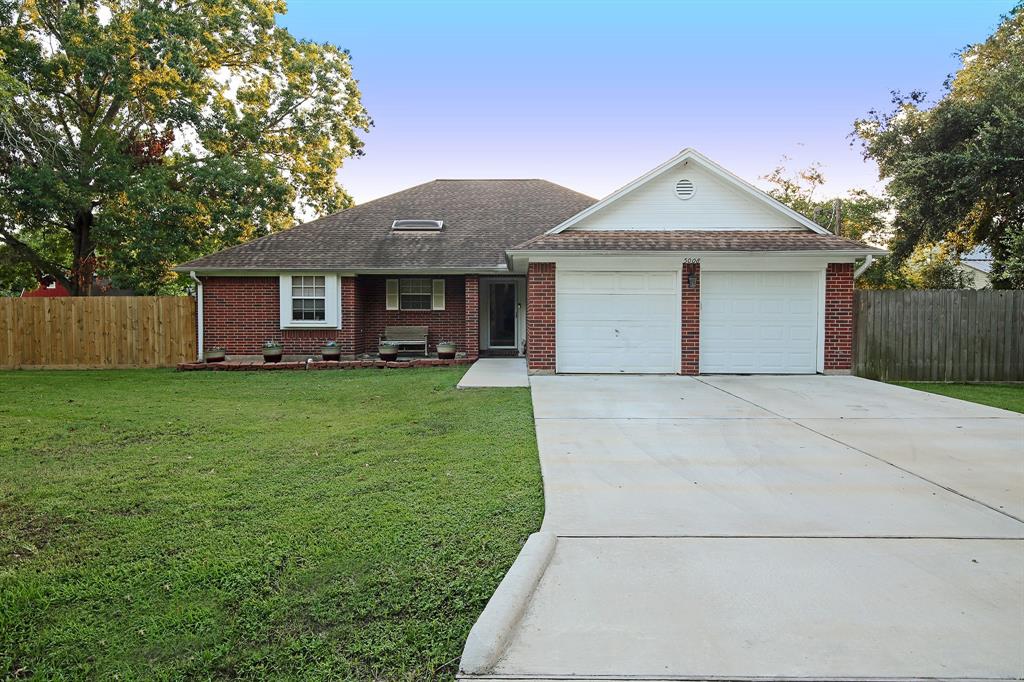 Mulberry St, Santa Fe, TX 77510