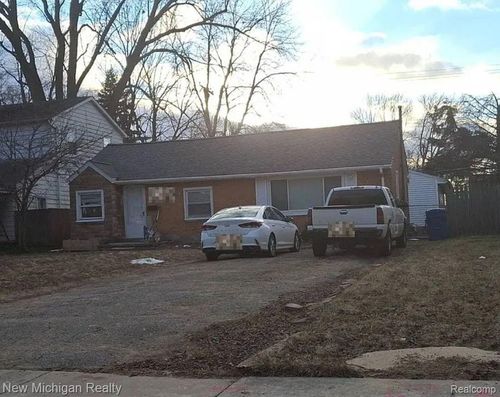 23817 Willard Ave, Warren, MI, 48089-5762 | Card Image
