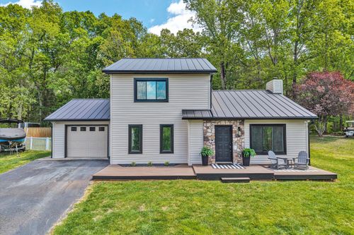 150 Indian Pointe Dr, Hardy, VA, 24101-2622 | Card Image