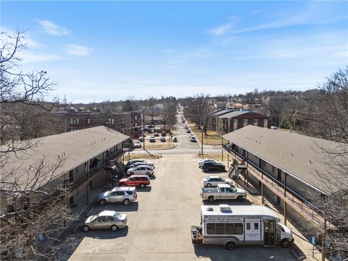 884 W Holly St, Fayetteville, AR, 72703-1614 | Card Image