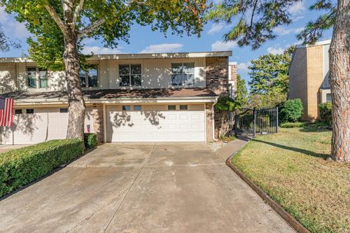 2945 Country Place Cir, Carrollton, TX, 75006-4790 | Card Image