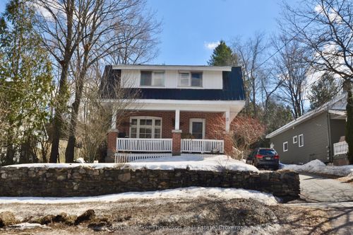 11 Florence St E, Huntsville, ON, P1H1P8 | Card Image