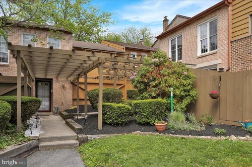 69 Winged Foot Dr, READING, PA, 19607-3410 | Card Image