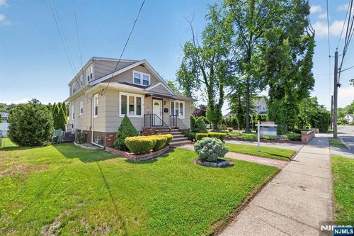 70 Franklin St, Little Ferry, NJ, 07643-1218 | Card Image
