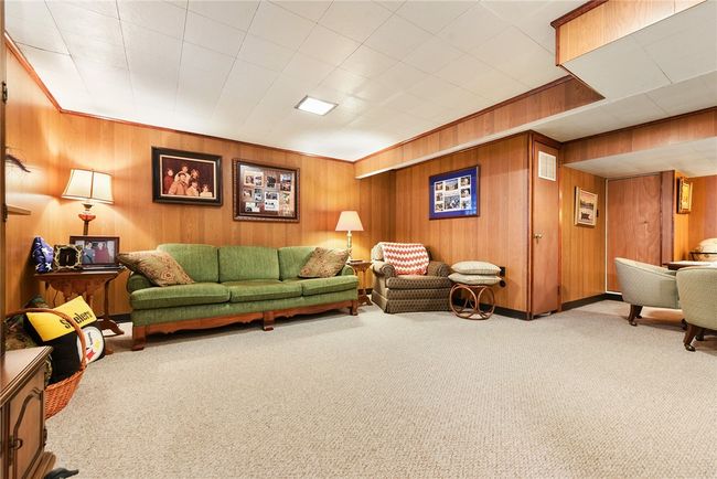 1609 Zeuger St, House other with 3 bedrooms, 3 bathrooms and 2 parking in Glenshaw PA | Image 27