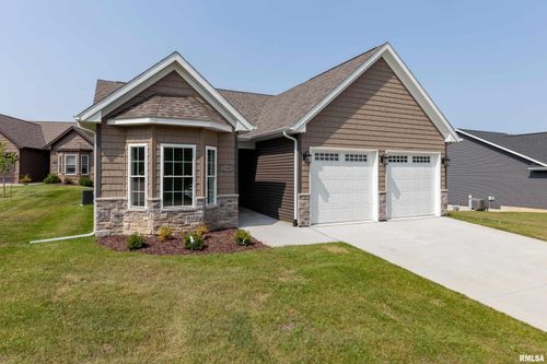 5120 Pandit Dr, Bettendorf, IA, 52722-1255 | Card Image