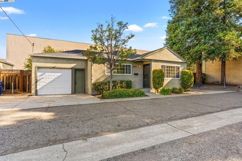 20852 Baker Rd, Castro Valley, CA, 94546-5729 | Card Image
