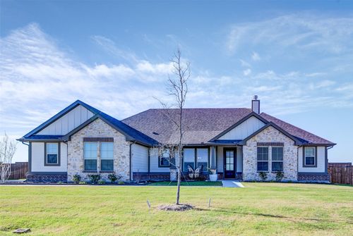 131 Clear Creek Ln, Rhome, TX, 76078-5470 | Card Image