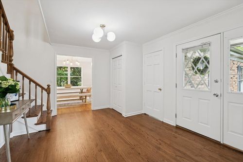 818 Valley Rd, Lake Forest, IL, 60045-2917 | Card Image