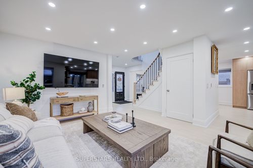 163 Brucker Rd, Barrie, ON, L4N8R8 | Card Image