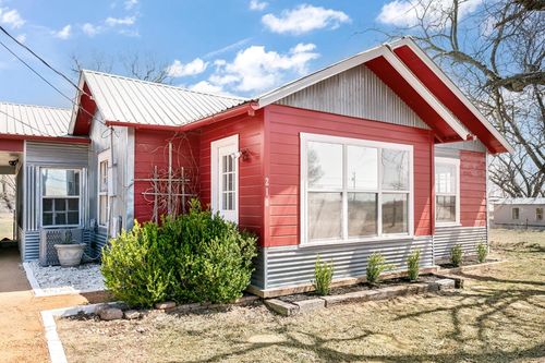 210 W Lower Crabapple Rd, Fredericksburg, TX, 78624-6725 | Card Image