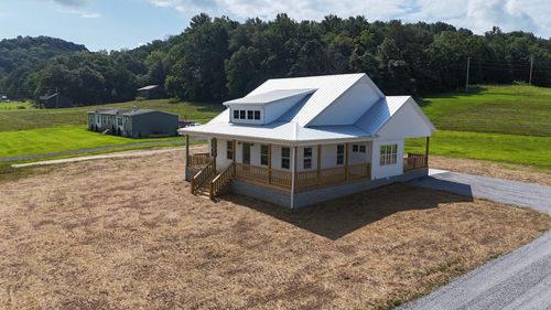 82 Beech Hill Ln, Hartsville, TN, 37074-8001 | Card Image