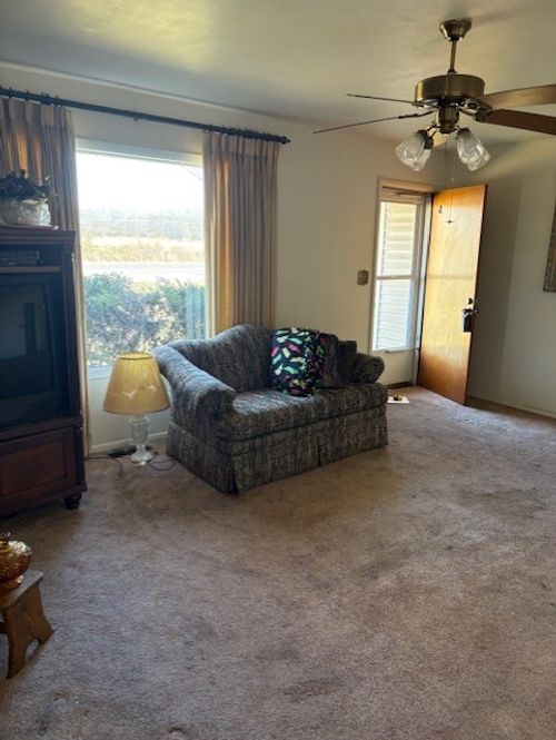 2204 S Lincoln St, Siloam Springs, AR, 72761-8863 | Card Image